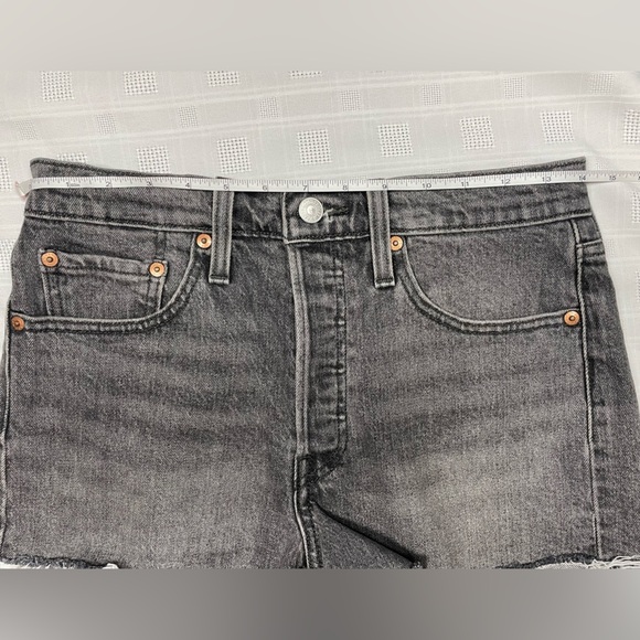 Levi’s 501 High Rise Cutoff Jean Shorts W26 Black Wash - Picture 8 of 11